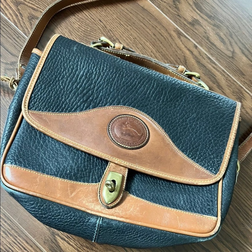 Vintage brown and blue leather dooney and bourke crossbody shoulder handbag